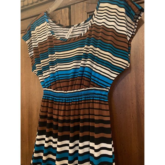 Women's size small dress - Picture 2 of 2